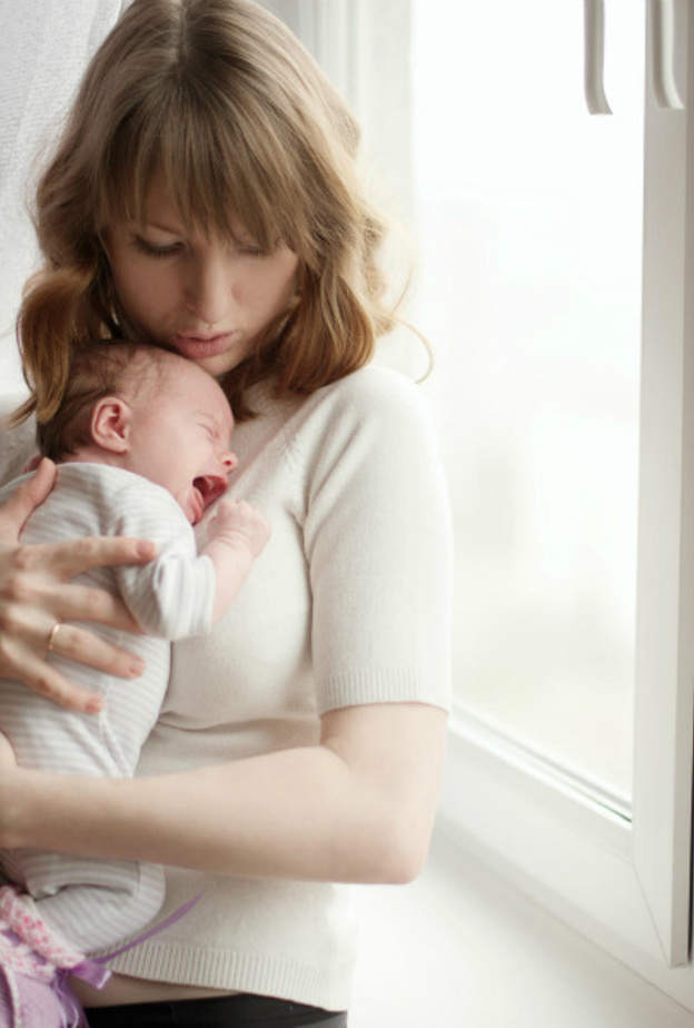 يمكن إراحة الطفل الرضيع من المغص بالكمادات او المساج.