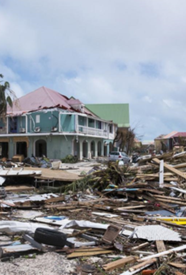 أثار الإعصار ايرما