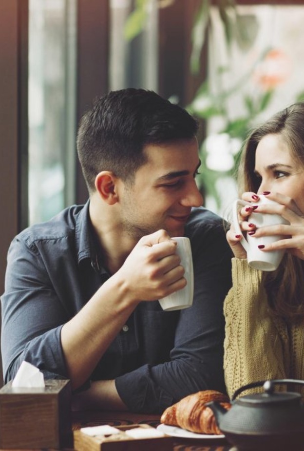 علاقات عاطفية كبيرة نتج عنها زواج وتكوين عائلة جميلة