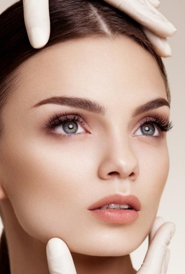 تخلصي من مشكلة انتفاخ محيط العين بهذه الطرق