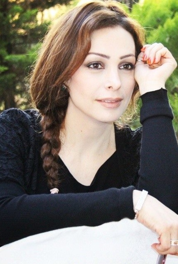 امل حجازي ترد على منتقدي حجابها