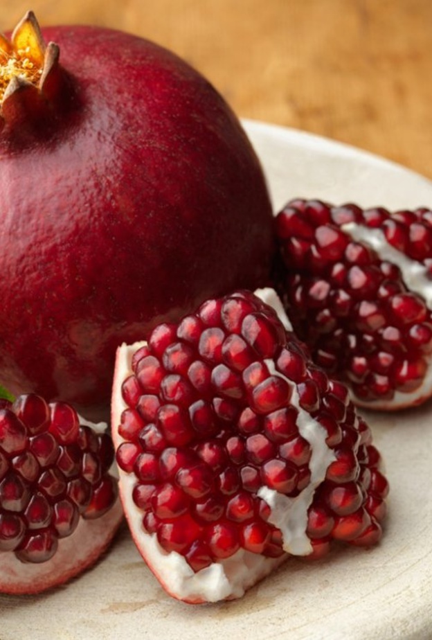  الرمان يقي من أنواع متعددة من السرطان