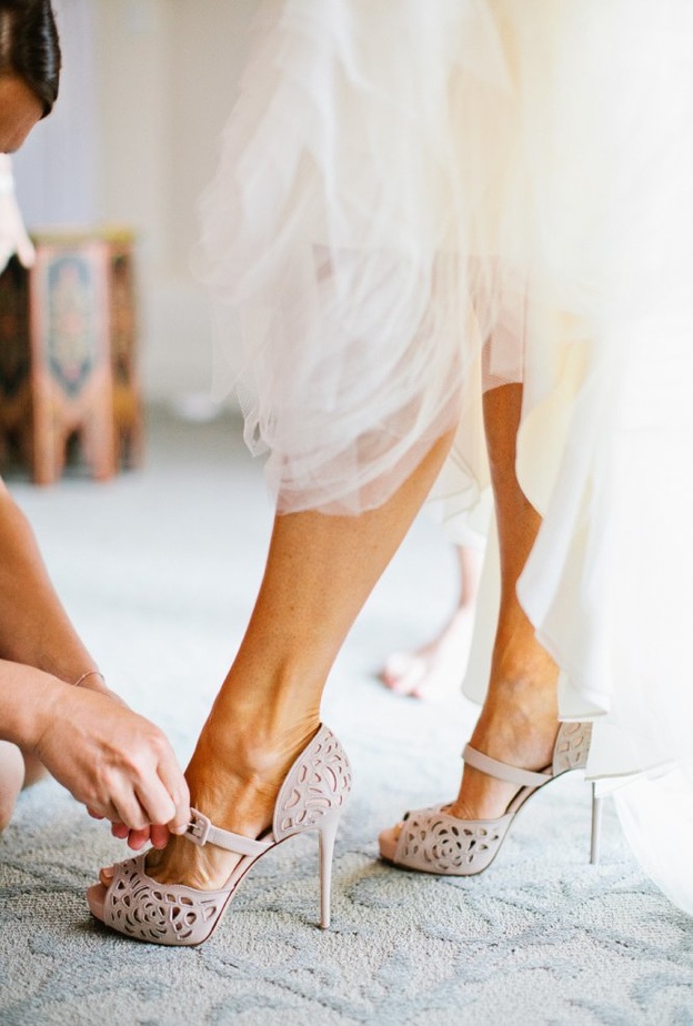 الحذاء الذي يُغطي أكبر جزء من القدم هو المثالي