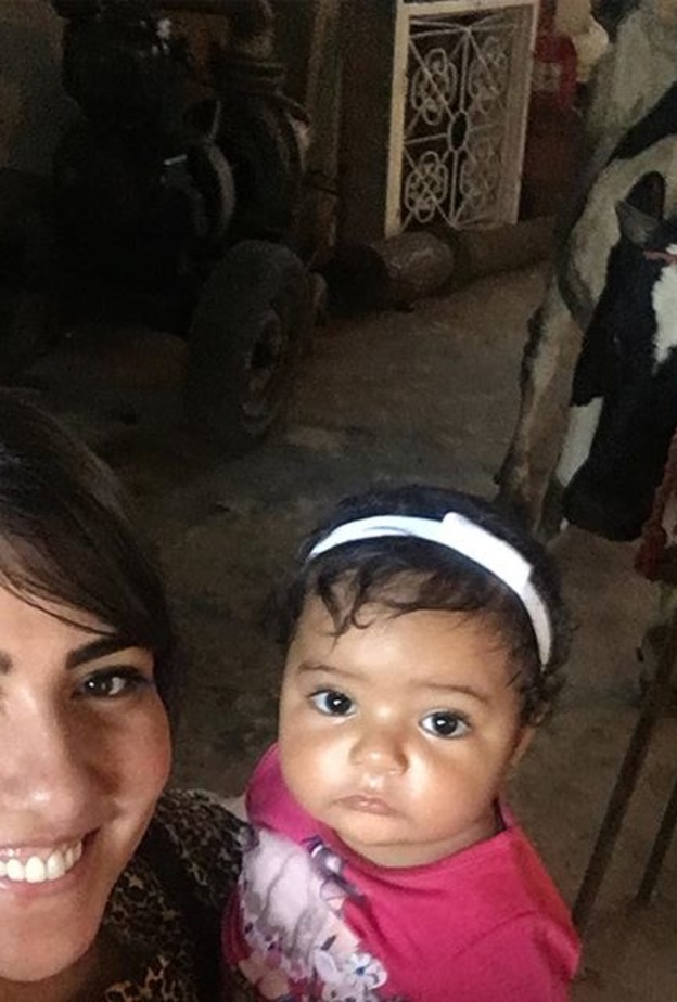 مي كساب وابنتها