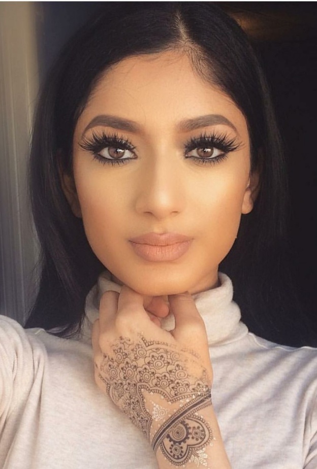 زيني يديك بنفشات الحنة الحمراء الطبيعية