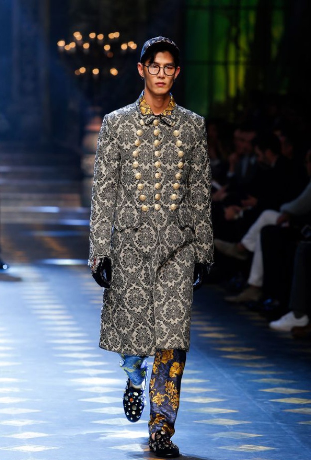من مجموعة Alexander McQueen