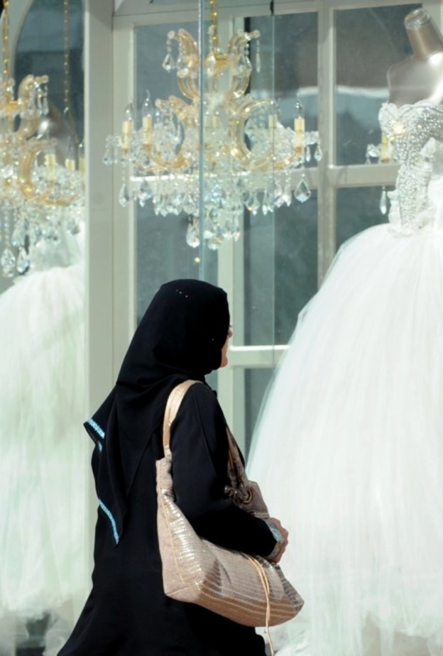 جهاز العروس هو أهم ما يشغلها