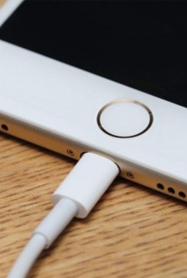 مصرع رجل أمن سعودي و ابنته بسبب شاحن جوال 