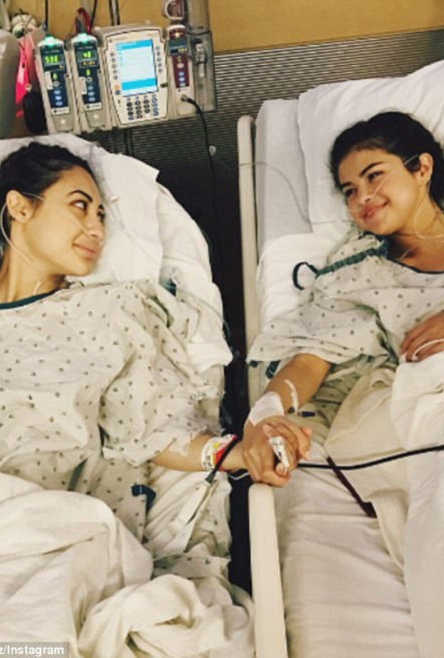 سيلينا تخضع لعملية زراعة كلى