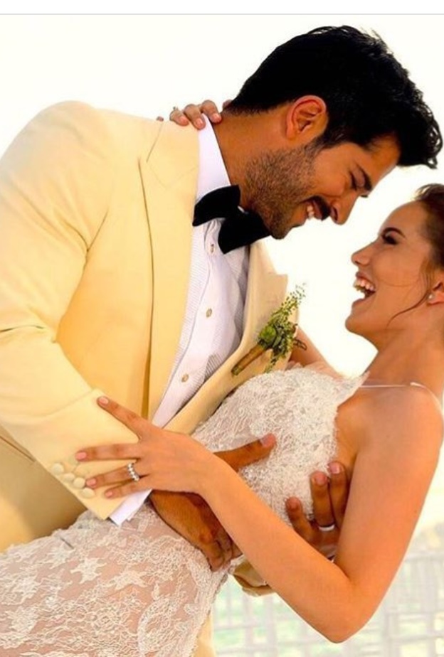 بوراك اوزجفيت وفهرية افجان