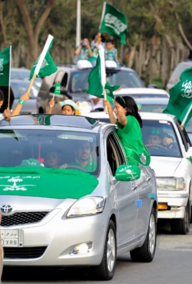 الراية الخضراء تزين شوارع المملكة في اليوم الوطني