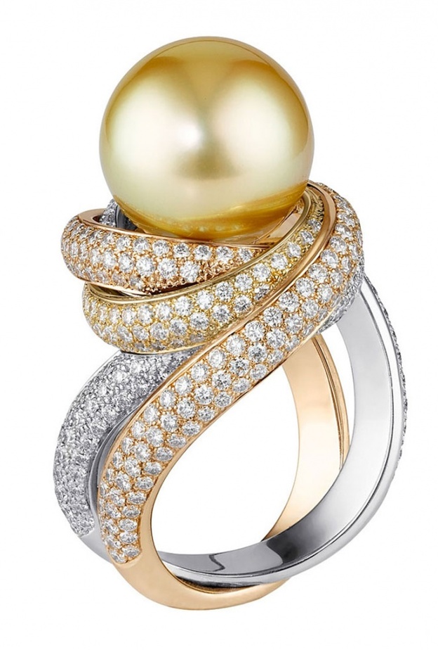 قلادة من تصميم بياجيه