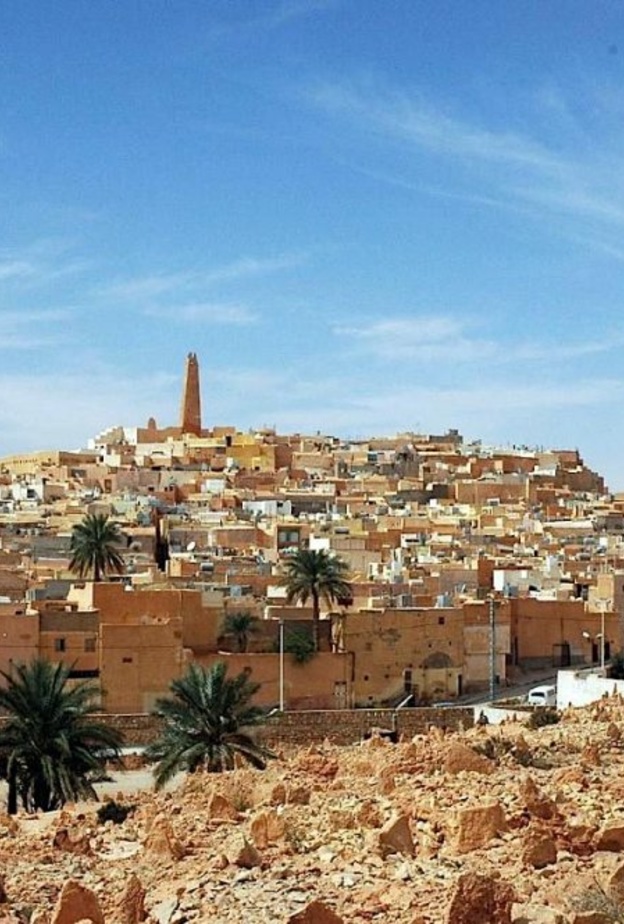 مشاهد طبيعية رائعة في جبال الهقار