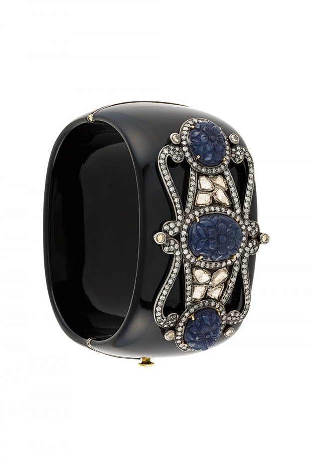 اسوارة من كارتييهCartier