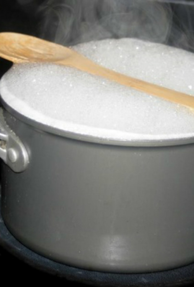 طرق فعالة لتجنب فوران السوائل أثناء الطهي