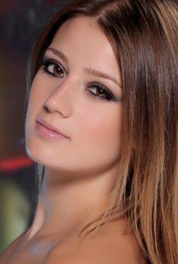 زفاف النجمة التركية جيزام كارجا