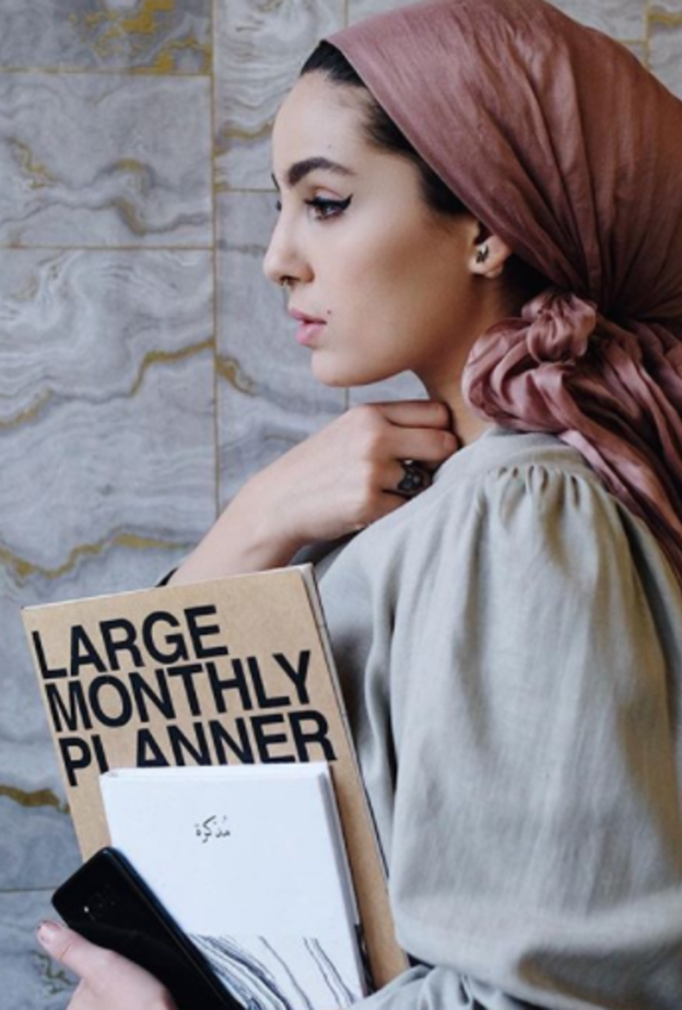 فاطمة حسام تختار لون راقي وكلاسيكي يليق بالخريف