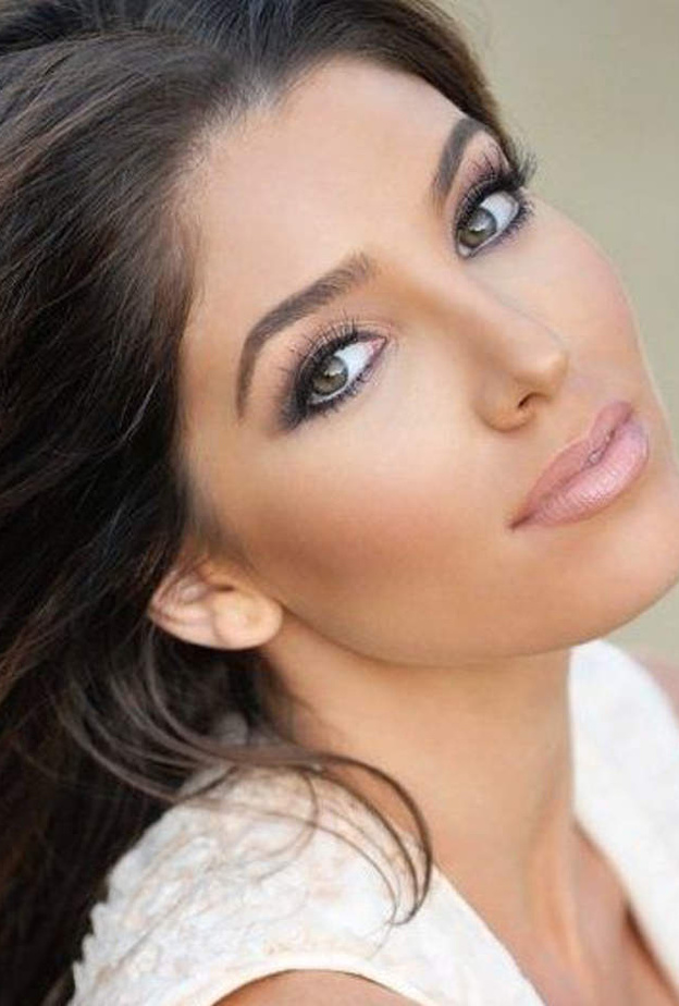 مكياج ناعم وطبيعي للعروس السمراء