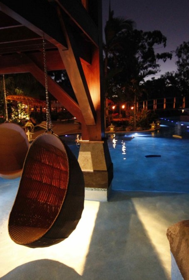 المغيب في الجزيرة رومانسية حالمة