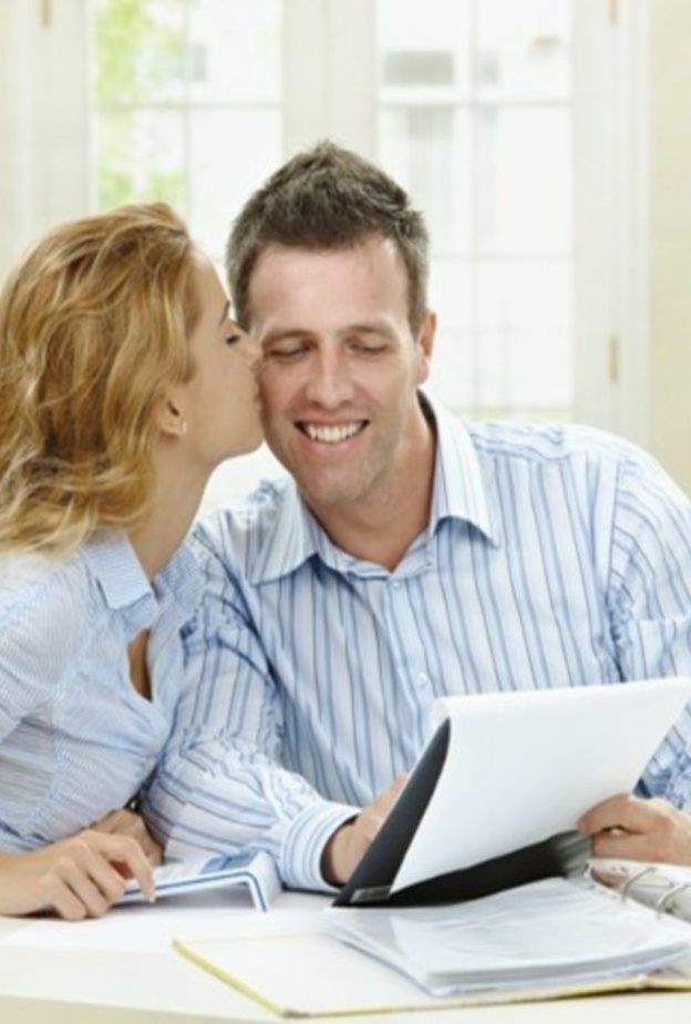 كيف تشجعي خطيبك على المشاركة في خطط حفل الزفاف؟