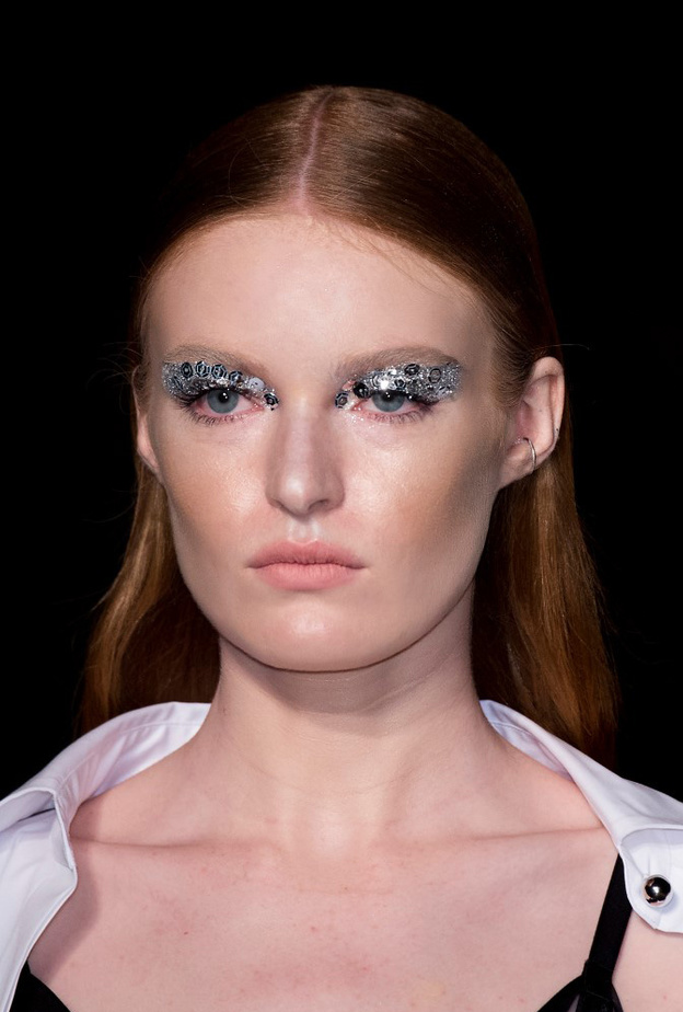 رسمات عيون ملونة من دار Missoni.