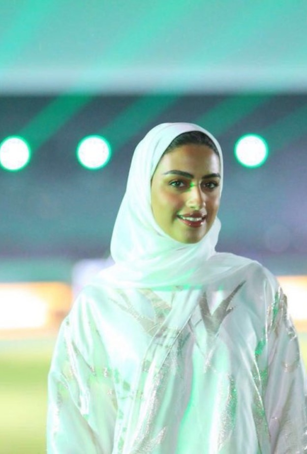 يارا النملة اول سعودية تمثل المرأة في اليوم الوطني