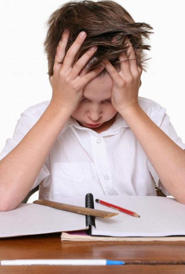  10تصرفات خاطئة تضعف من التحصيل الدراسي لطفلك  