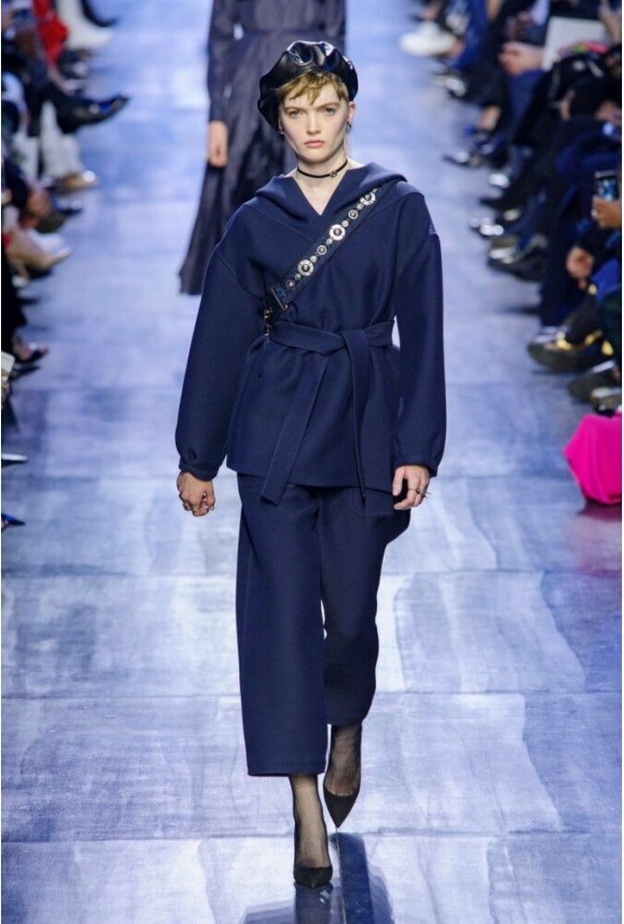 من أجمل أكسسوارات الرأس الرّسمية من دار ايلي صعب.