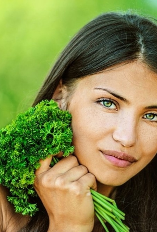 اغسلي وجهك يوميا بصابونه البقدونس