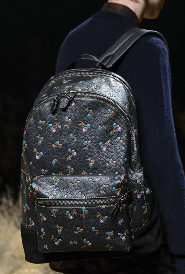 شنط الظهر المقلمة من دار شانيل Chanel