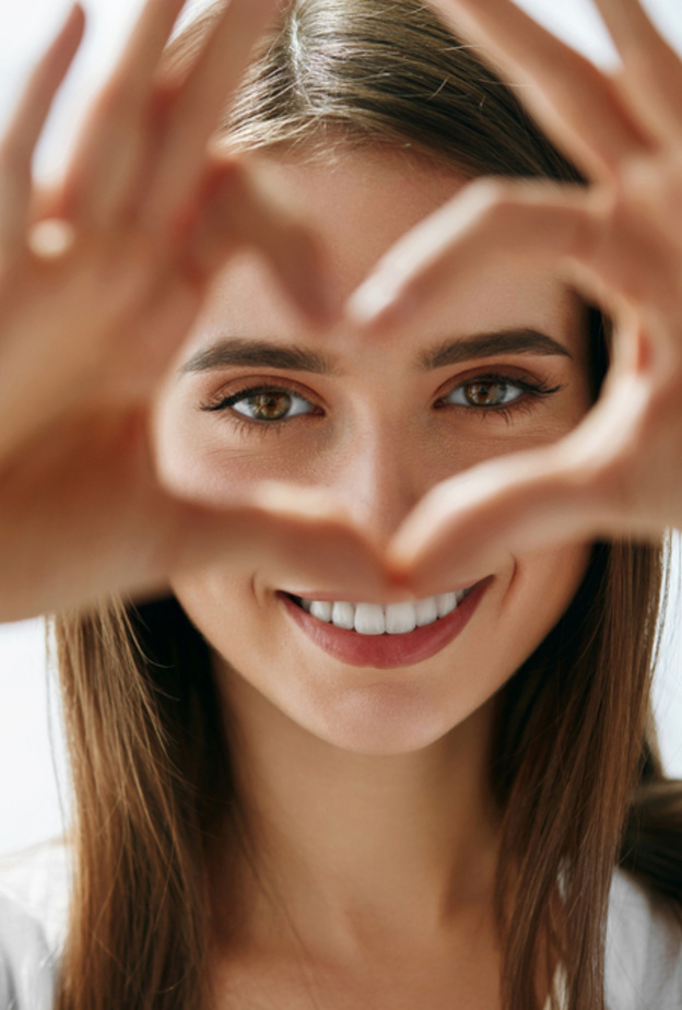 بعض العادات السيئة تؤثر على جمال العيون