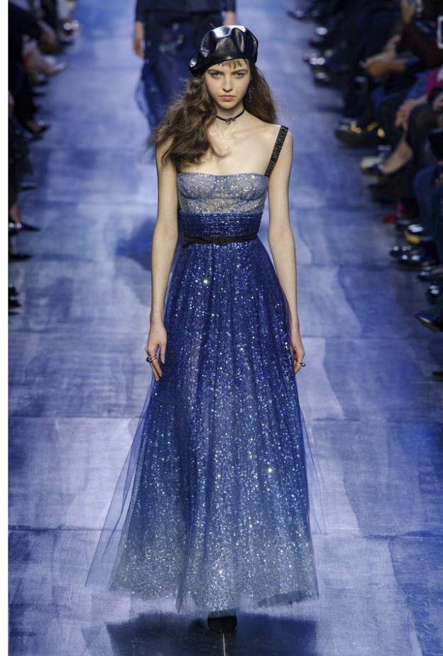 كارولينا هيريرا أجمل لون