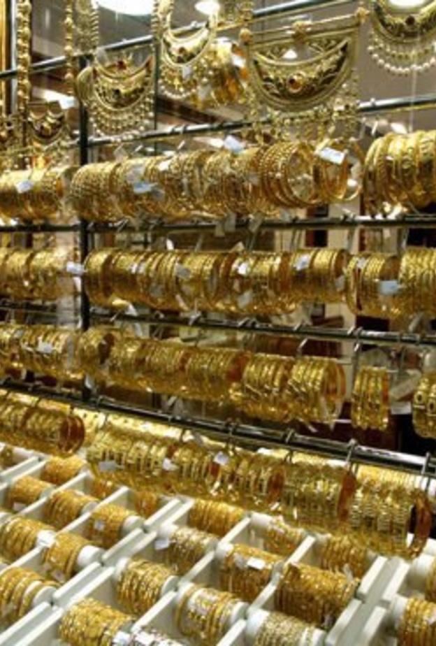 قرار وزارة العمل يلزم محلات الذهب بتطبيق التوطين خلال شهرين 