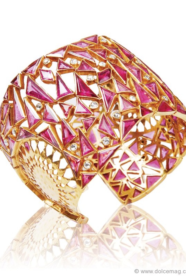 خاتم من أيرين نيويرث Irene Neuwirth