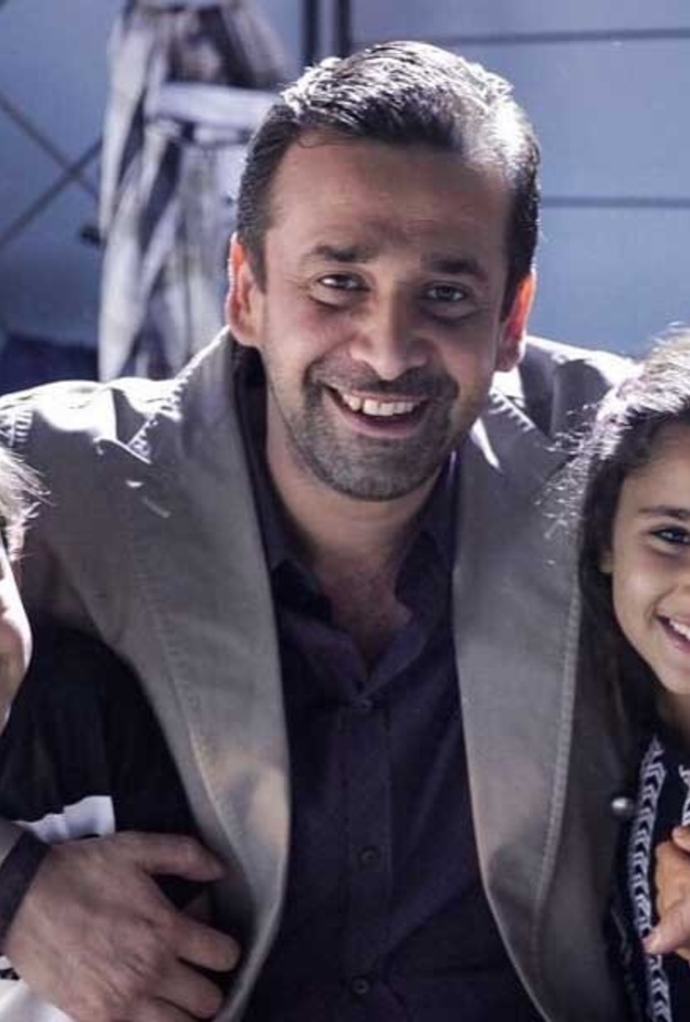 كريم عبد العزيز وابنيه