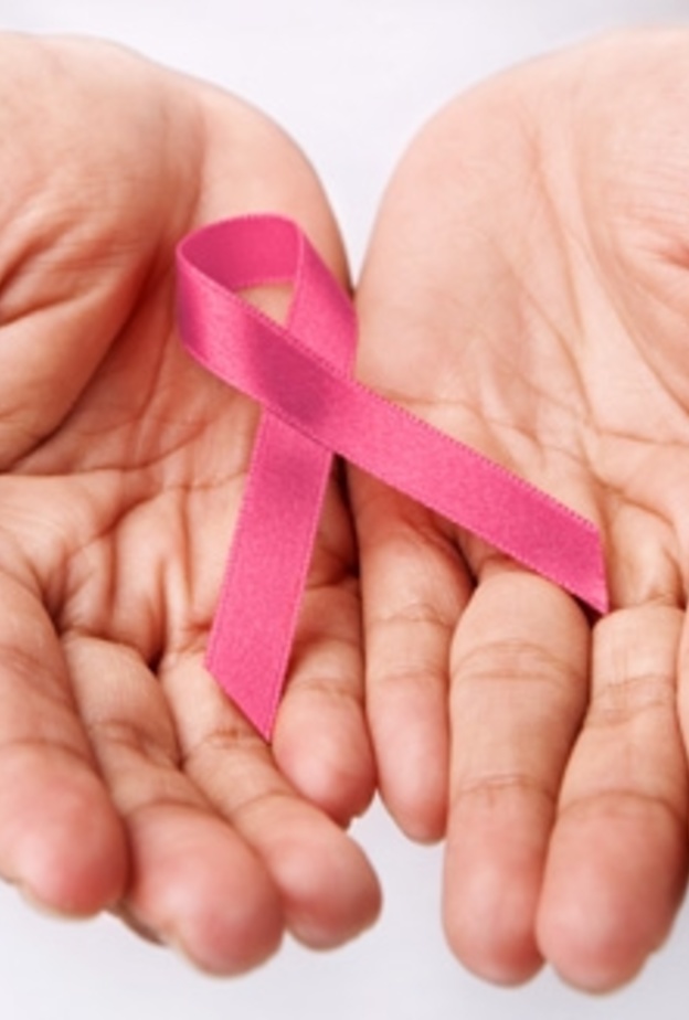 5 اعراض تنبئ بالاصابة بسرطان الثدي