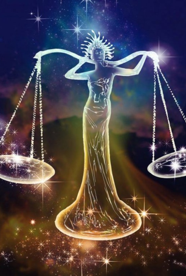 ينجذب الرجل الأسد الى المرأة الميزان بسبب جمالها وأناقتها وذكائها