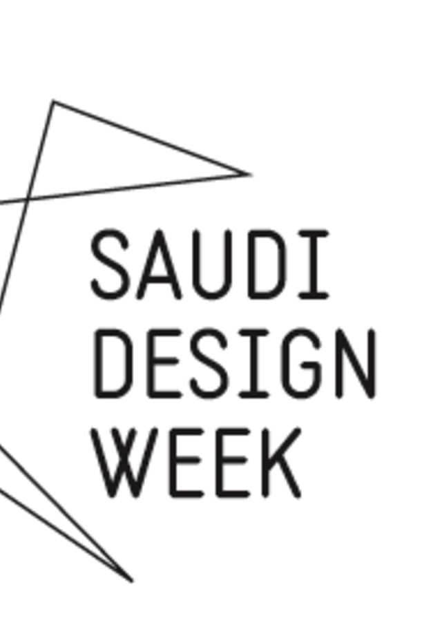 من ابداعات المصممين المشاركين في المعرض.