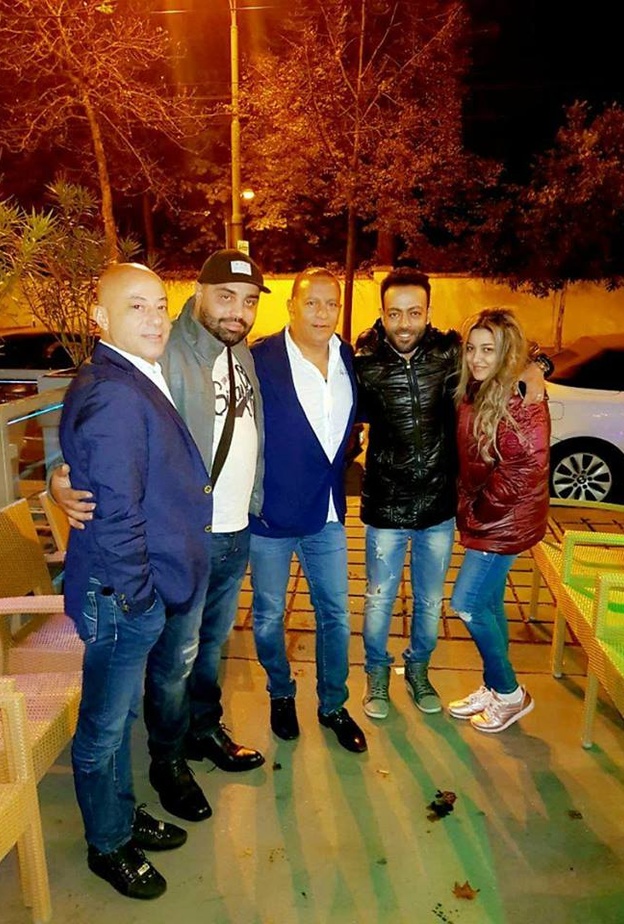 صورة لتامر عاشور مع زوجته 