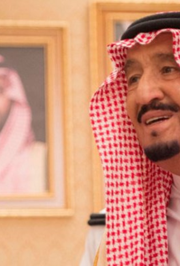 إستقبال حار لخادم الحرمين الشريفين لحظة وصوله إلى أرض الوطن