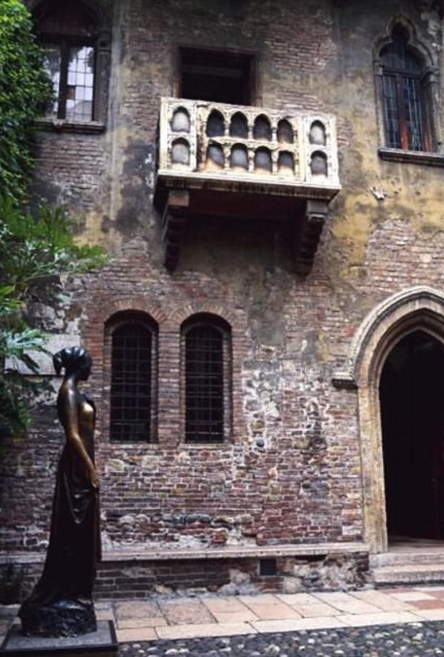 بلكونة جولييت الشهيرة