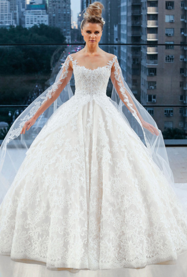 فستان زفاف مع تنورة منفوشة لإطلالة فخمة و ملكية من توقيع انيس دي سانتو Ines Di Santo