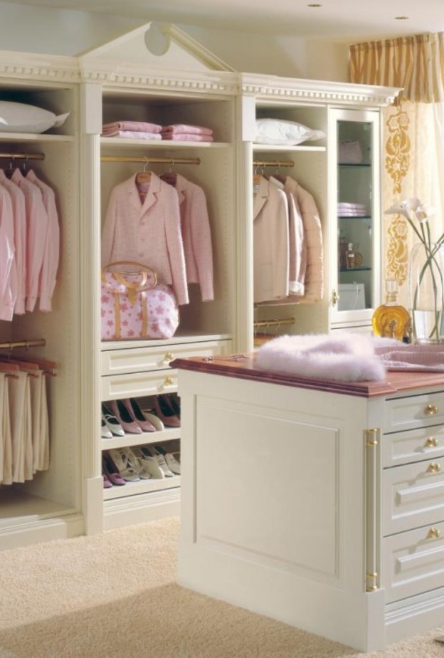 دولاب العروسة بطريقة مرتبة