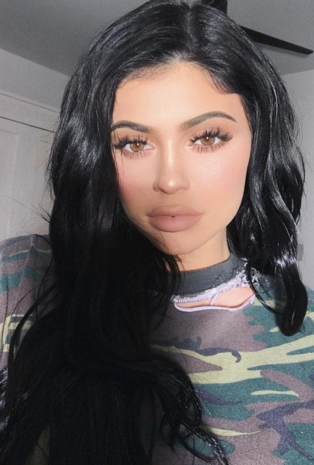 كايلي جينر حامل في طفل ذكر