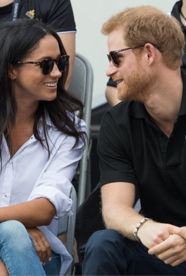 لماذا يسمح للأمير هاري وصديقته أن يظهرا بأيدي متشابكة ولا يسمح للأمير وليام وزوجته؟