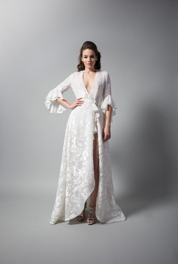 فستان زفاف مع أكمام مزينة بالشراشيب من مجموعة هايلي بايج Hayley Paige لخريف 2018