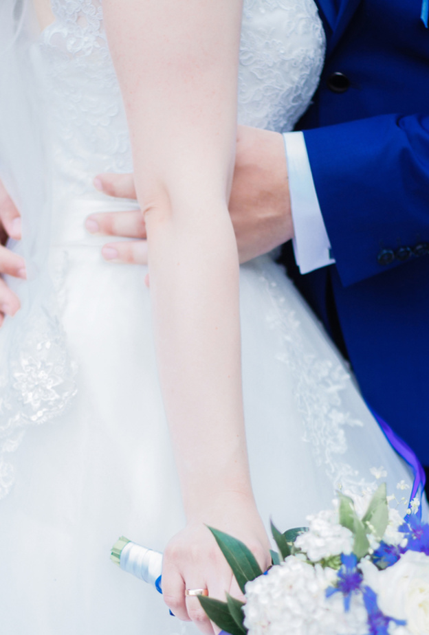 كل عروس تسعى للحصول على خصر نحيف