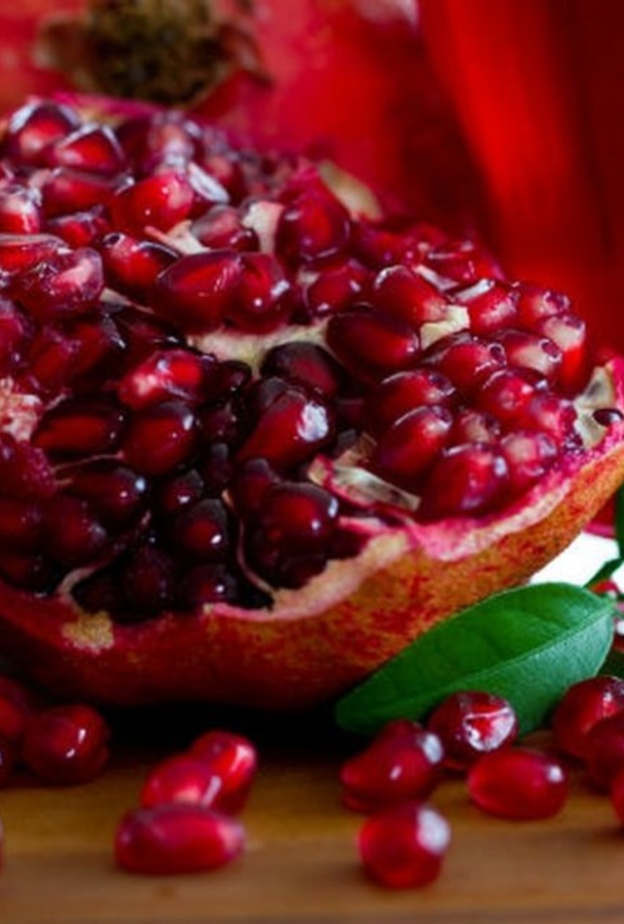  الرمان من أفضل الأطعمة التي تحارب الأورام.