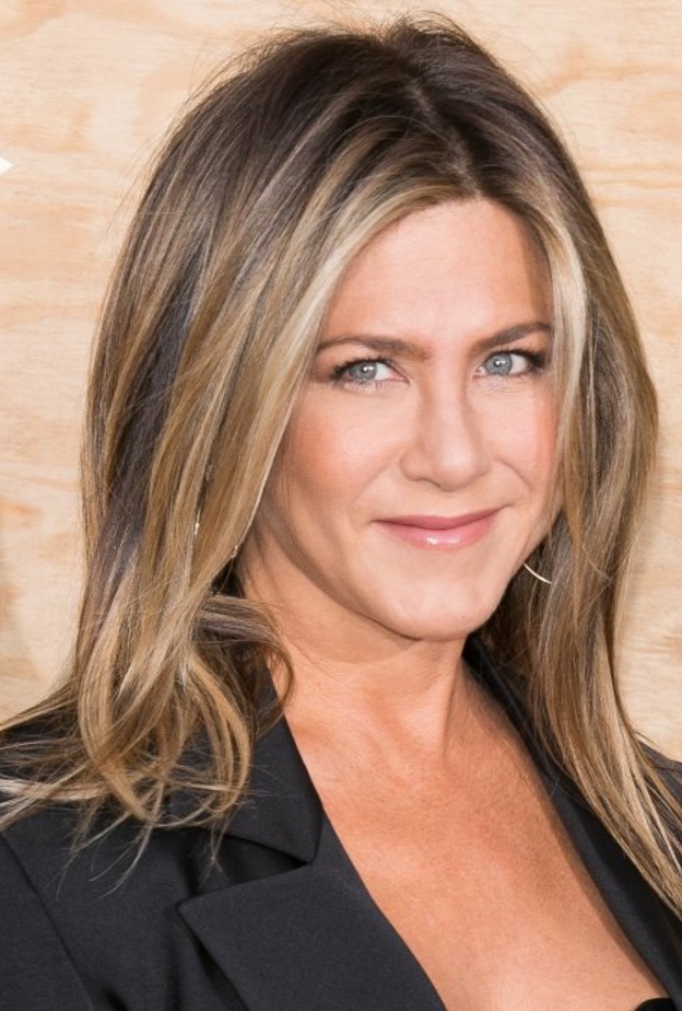 جينيفر أنستون تتبرع بـ مليون دولار لصالح ضحايا الإعصار