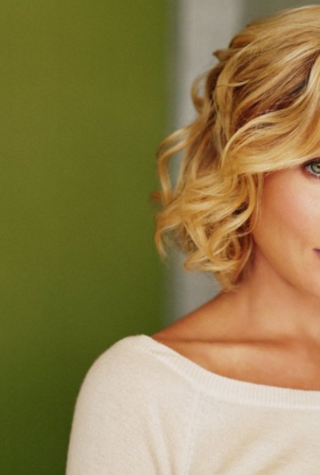 كريستينا ابلغيت ضمن نجمات حاربن سرطان الثدي